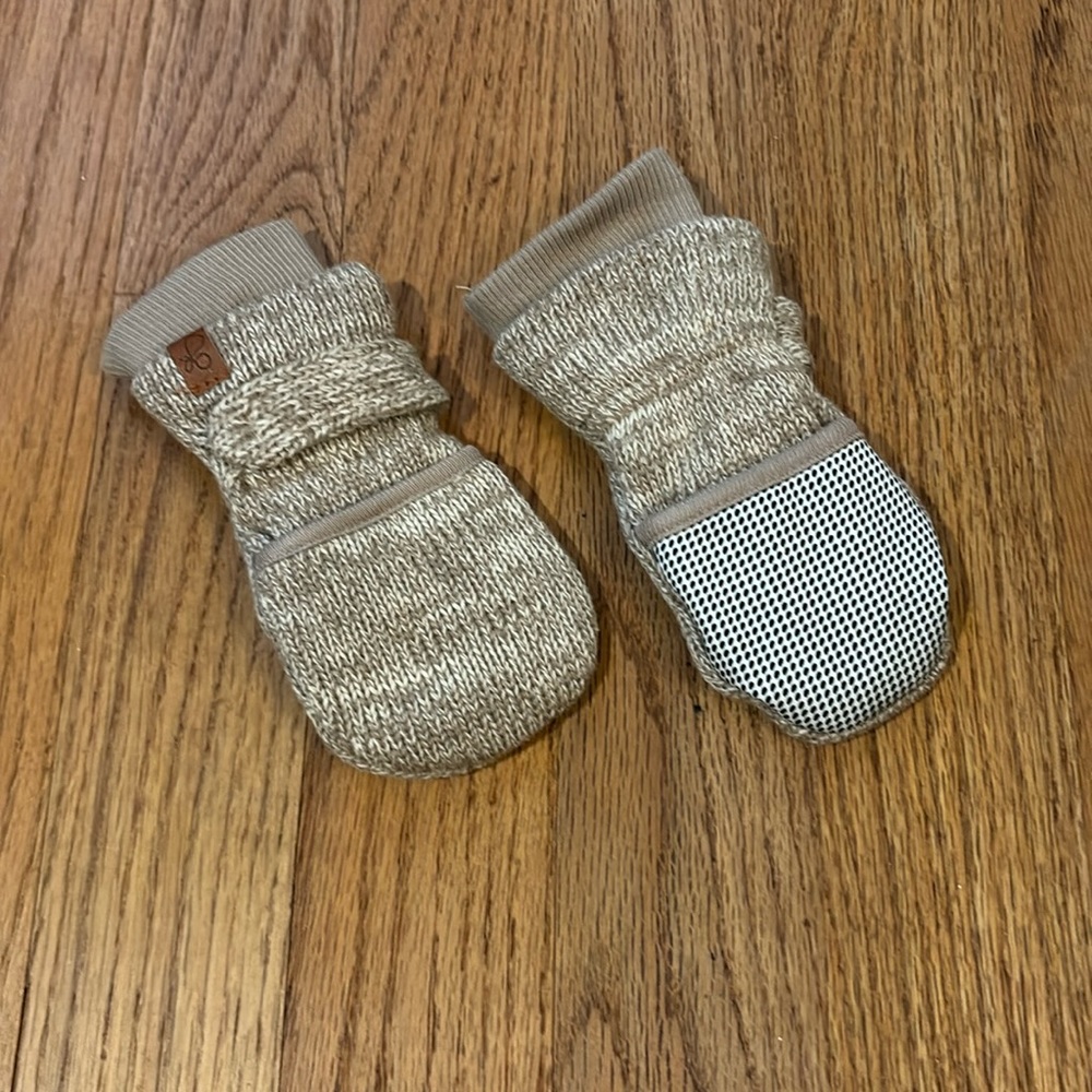 Knit mittens